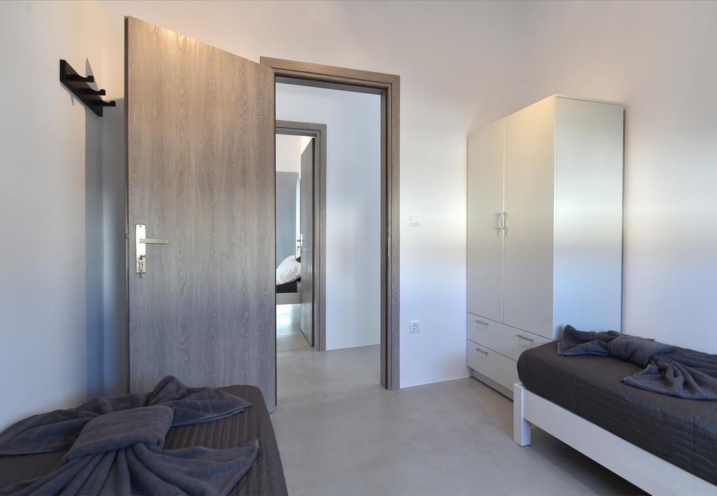 The Local House Apartment Parikia  Exterior photo