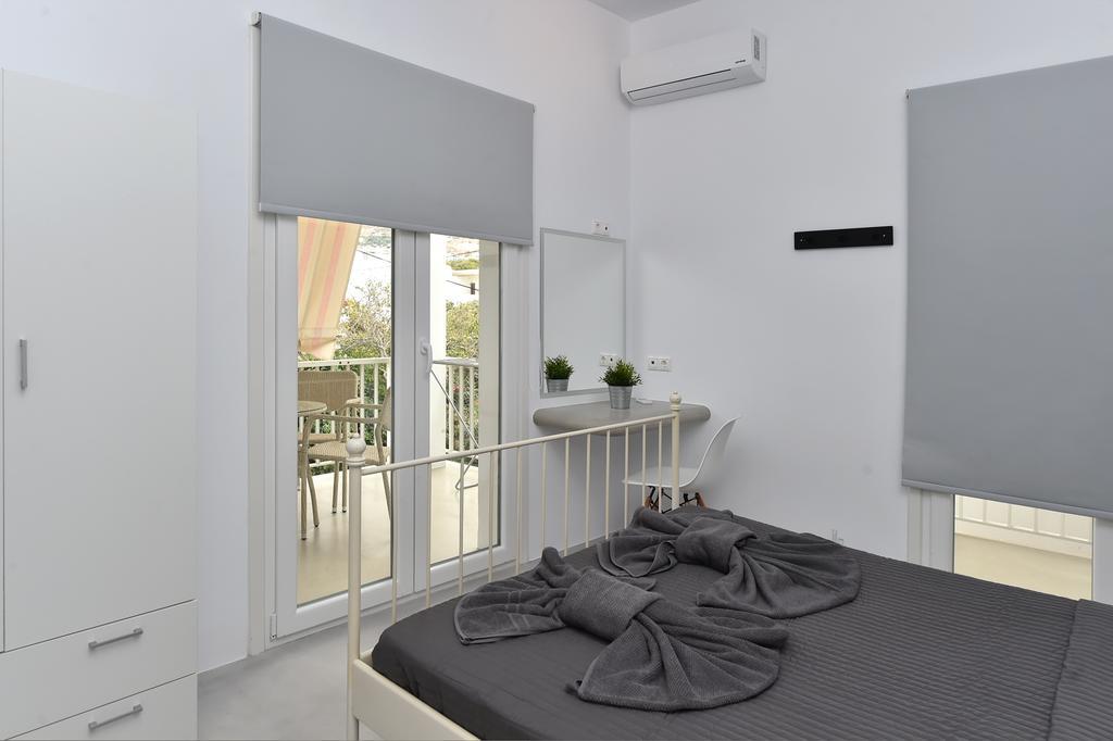 The Local House Apartment Parikia  Exterior photo